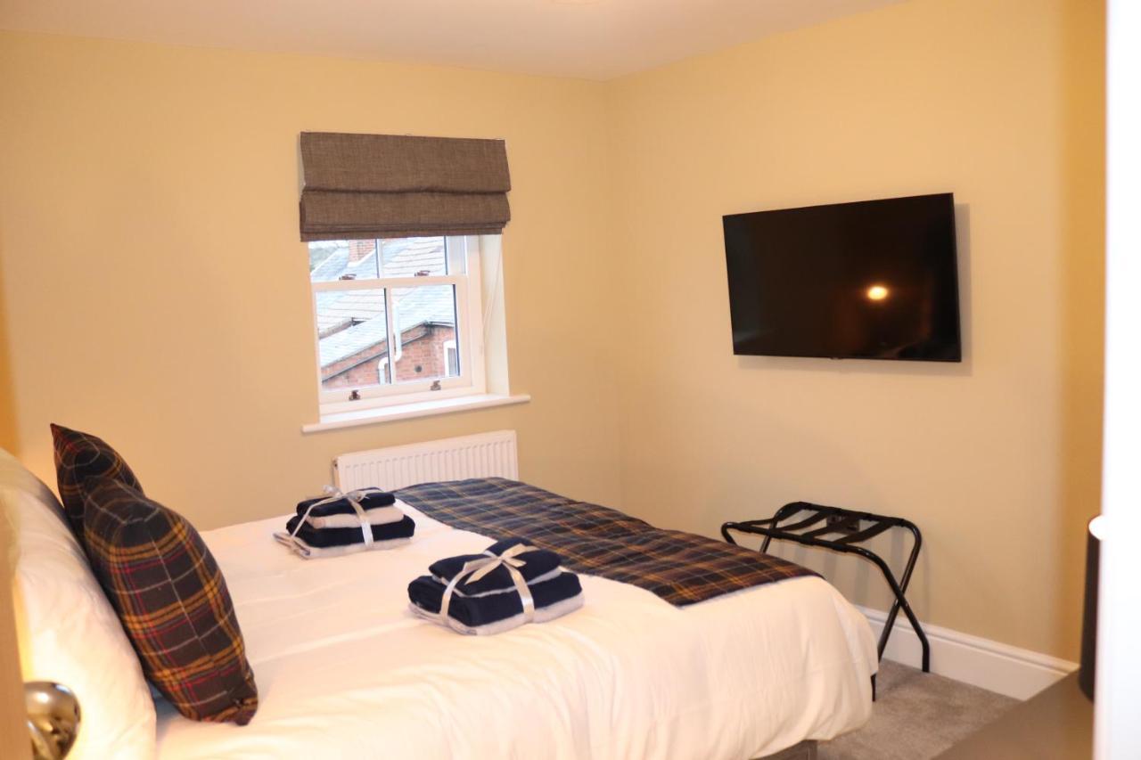 Canal View Cottage With Log Fire & Parking Blisworth Ngoại thất bức ảnh